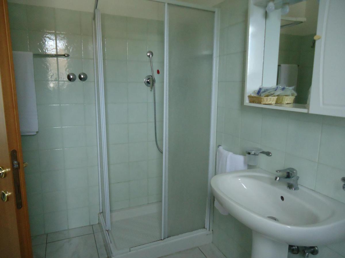 Affittacamere Gelindo Silvi Marina Exterior foto