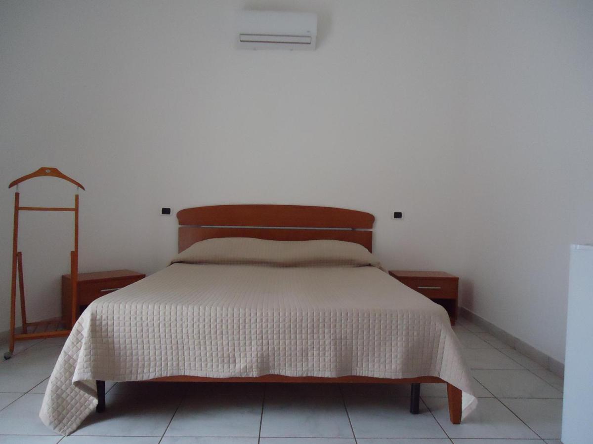 Affittacamere Gelindo Silvi Marina Exterior foto