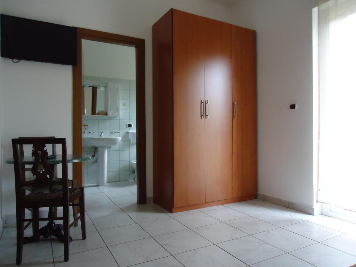 Affittacamere Gelindo Silvi Marina Exterior foto